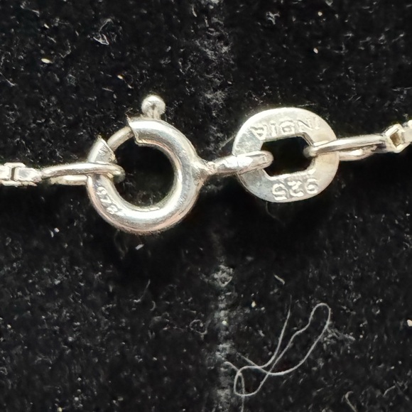 Vintage Sterling silver and Marcacite initial “M” pendant and necklace - Picture 5 of 6